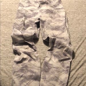 Size 8 gray and white